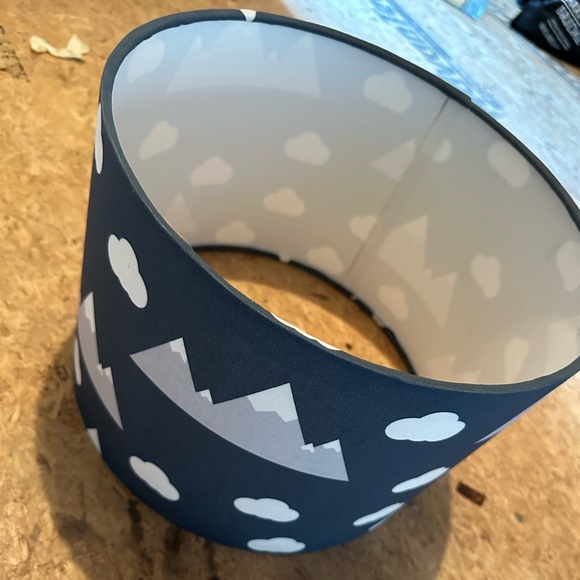 Mountain lampshade for baby nursery - Picture 2 of 4